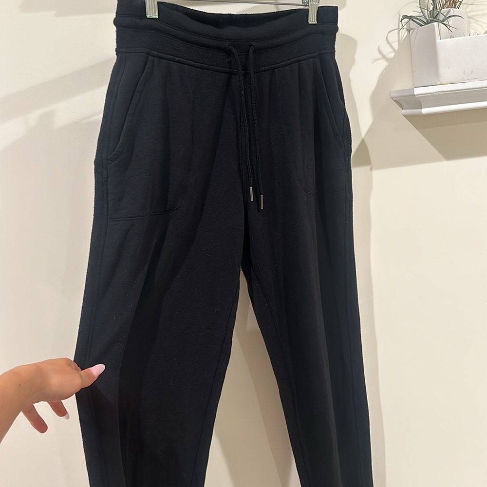 BLACK ATHLETA JOGGER/SWEATPANTS